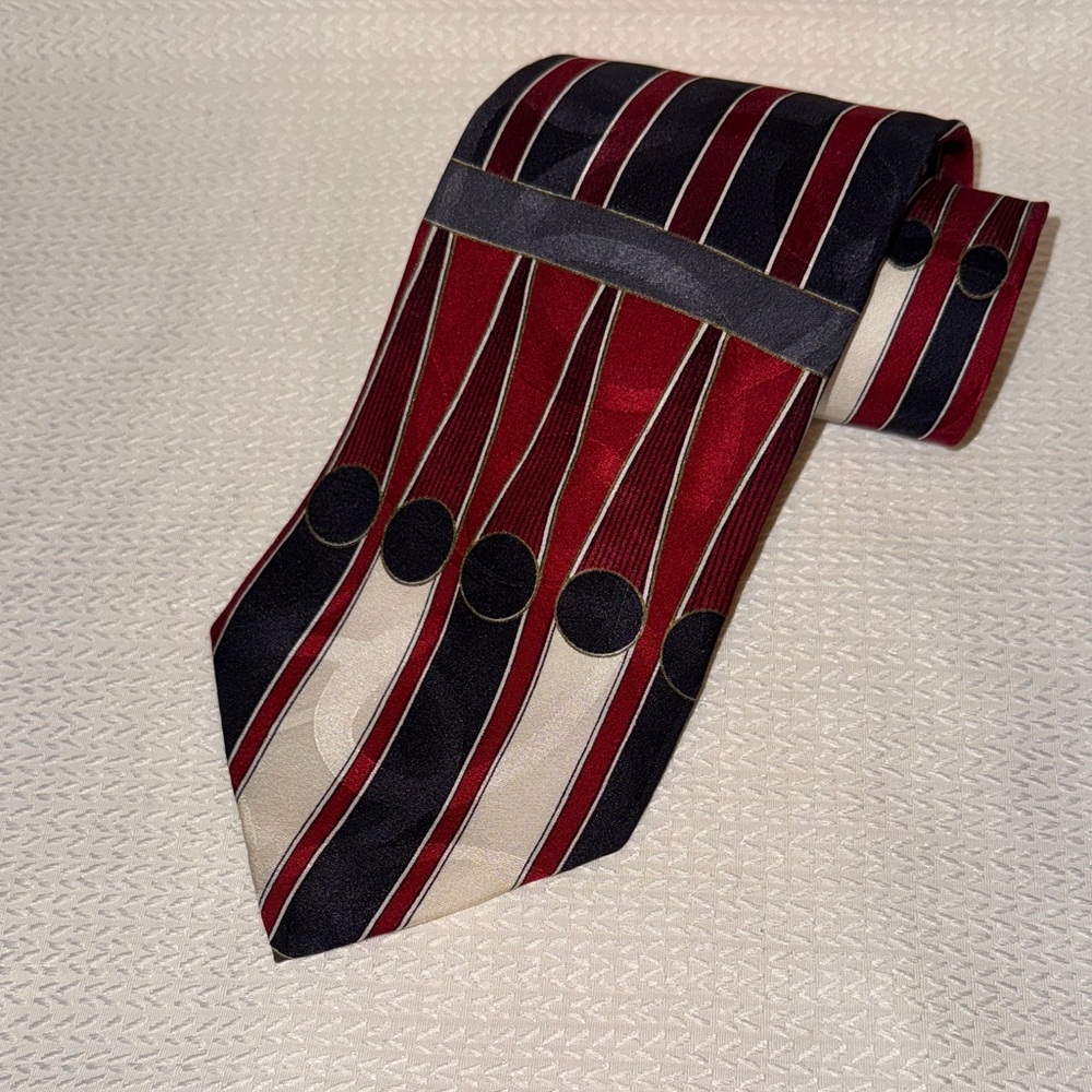 Martin Wong Screenplay Abstract Stylish Red and Black Patterned Tie